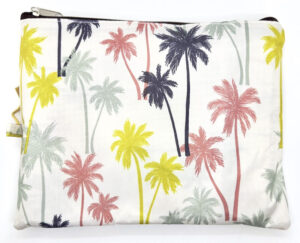 トラベルバッグ